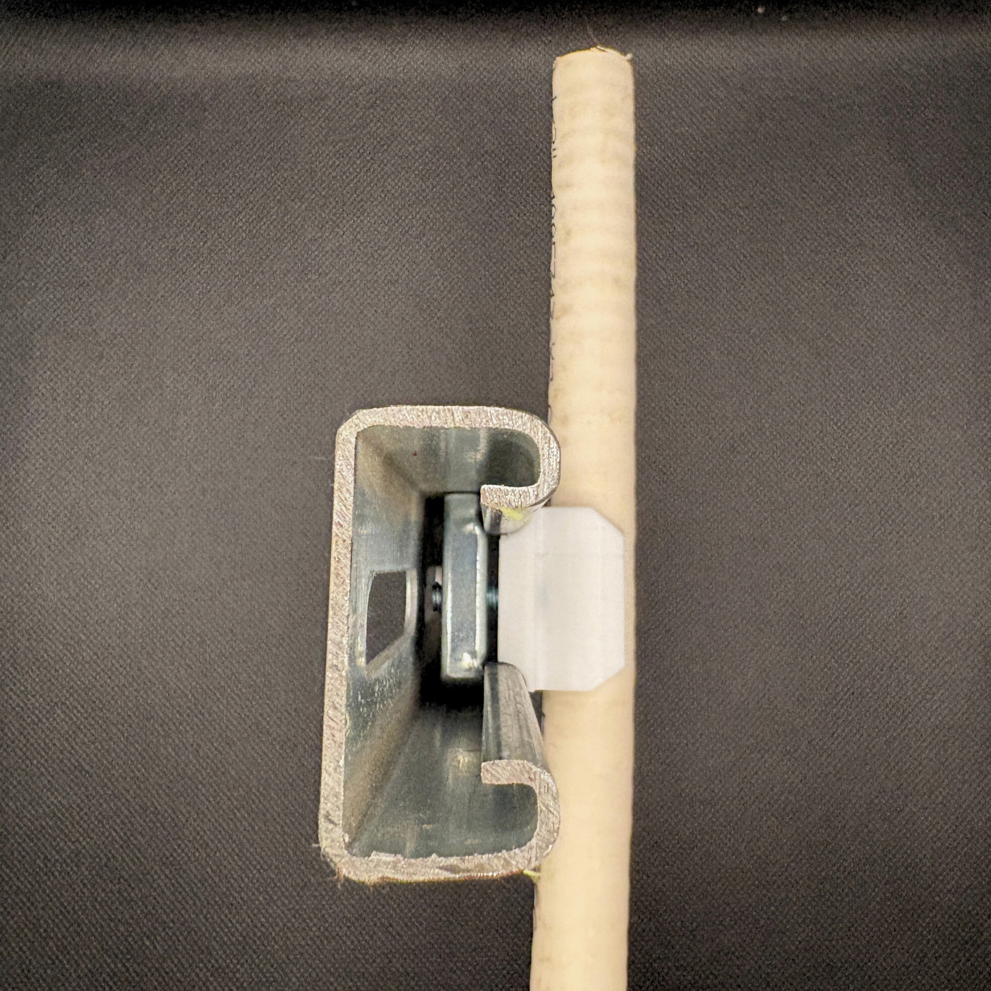 161CSSH - COAX SNAP TO STRUT (HARDWARE INCLUDED)