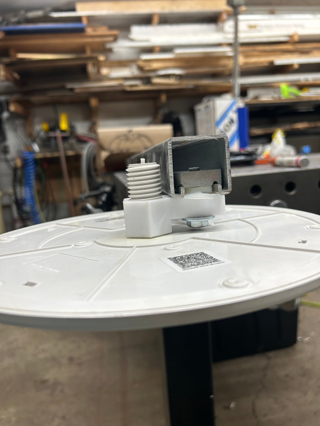 EWASSMT1 - LAIRD ANTENNA UNISTRUT MOUNT