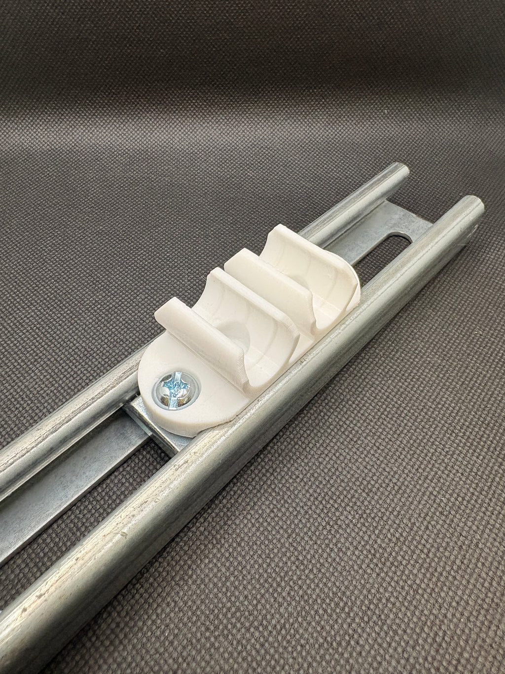 261CSSH-COAX SNAP TO STRUT (HARDWARE INCLUDED)