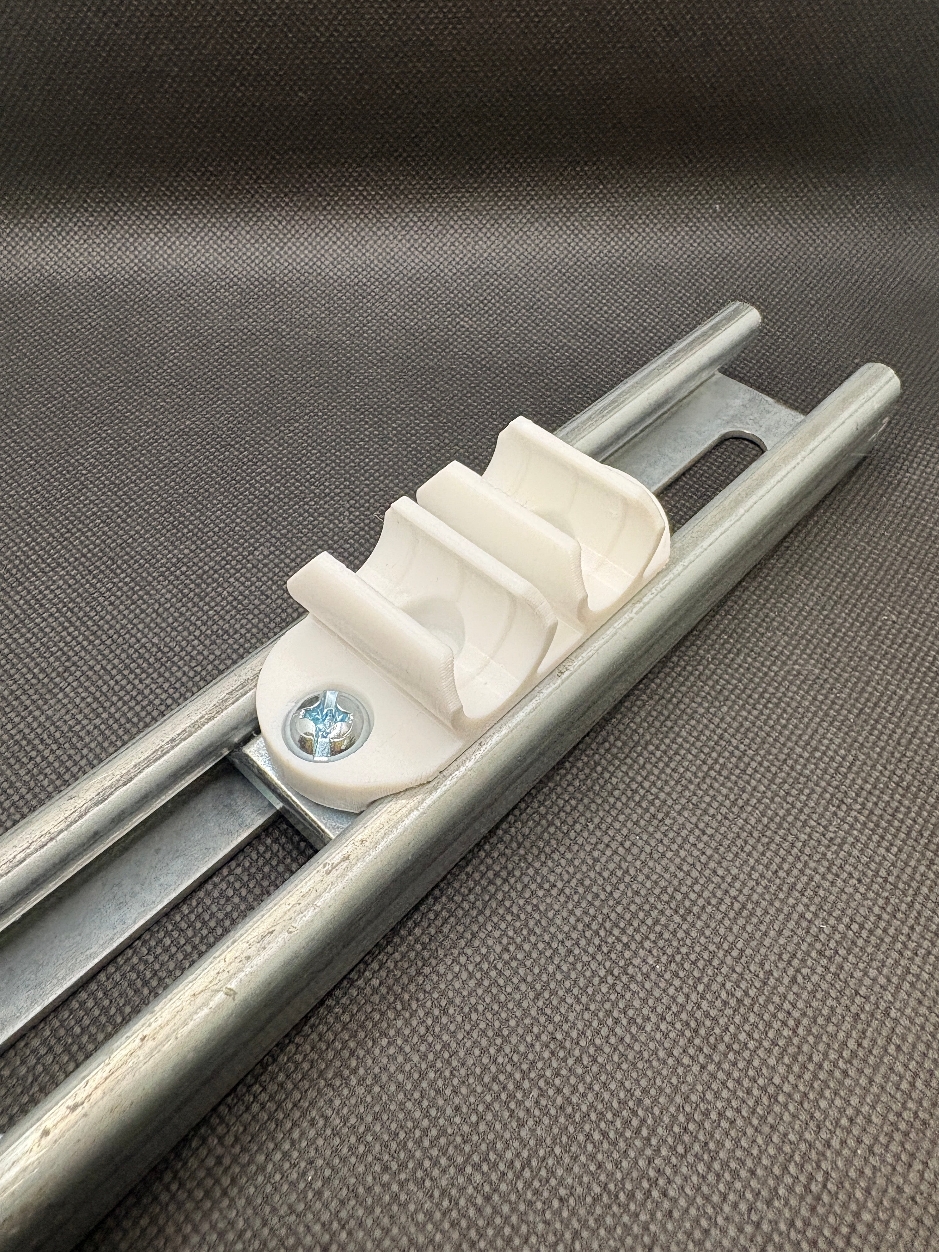 261CSSH-COAX SNAP TO STRUT (HARDWARE INCLUDED)